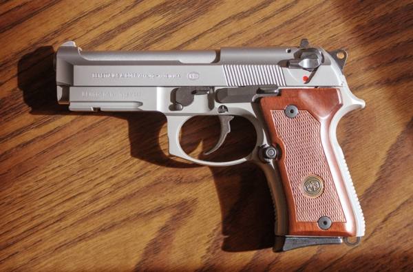 Vendo Beretta M9A1 Compact inox