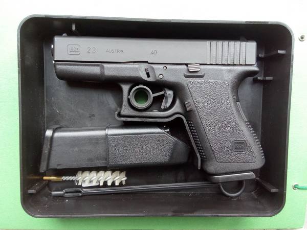 Glock 23 € 280