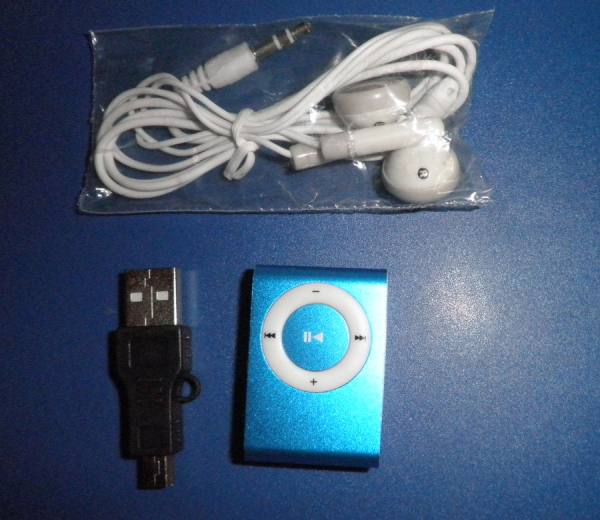 MINI MP3 PLAYER COMPATTO, TIPO IPOD, SUPPORTA FINO 8GB NUOVO