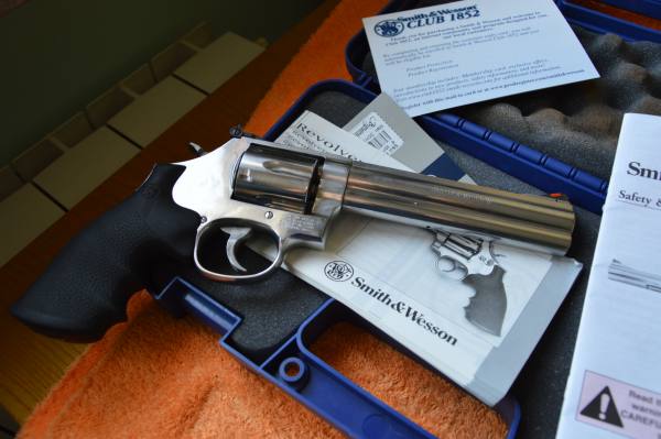 SMITH & WESSON MOD. 686-6 DISTINGUISHED 357 COMBAT MAGNUM