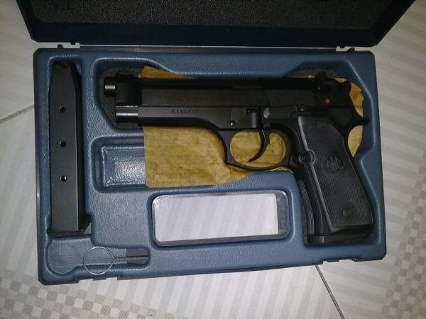 Pistola semiautomatica Beretta 98F Cal.9X21 perfetta come nuova senza segni di usura