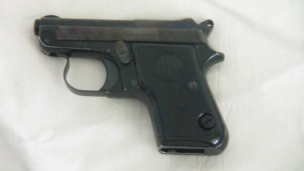 vendo pistola semiautomatica calibro 22 Beretta  950B