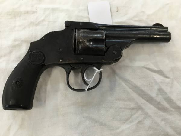 Revolver Harrington & Richardson cal. 38S&W hammerless (H&R)